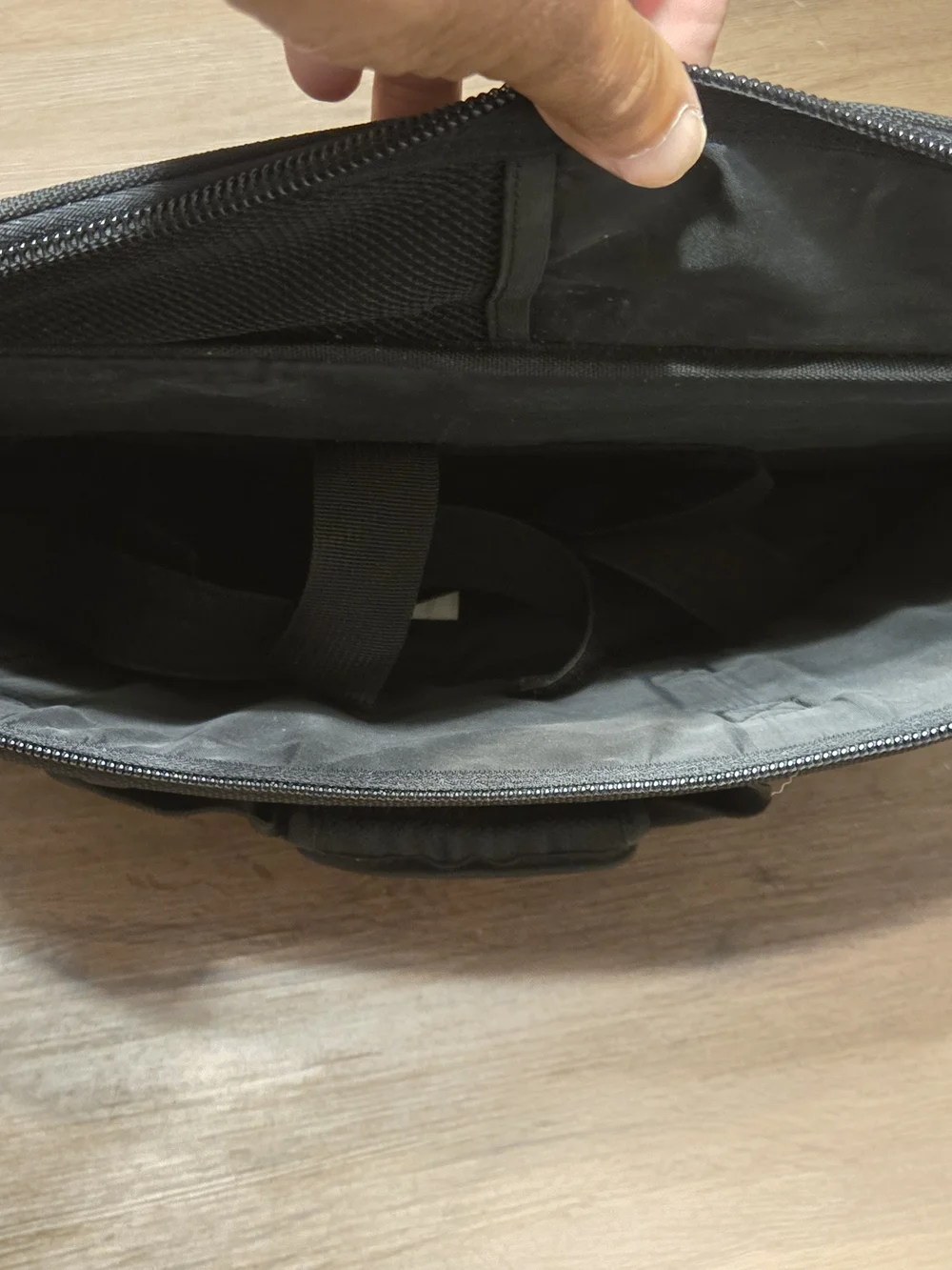 The Pampered Chef Black Serveware Travel Case And Serving Wares.